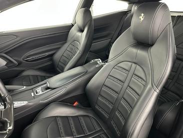 Ferrari GTC4Lusso — photo 6