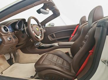 Ferrari California — photo 5