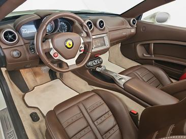 Ferrari California — photo 7