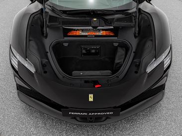 Ferrari SF90 Spider — photo 19