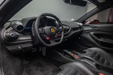 Ferrari F8 Tributo — photo 5