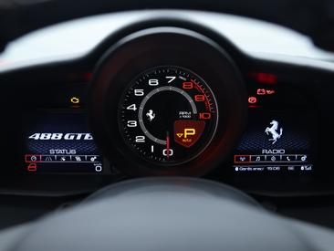 Ferrari 488 GTB — photo 13