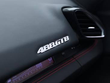 Ferrari 488 GTB — photo 14