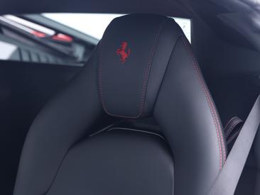 Ferrari 488 GTB — photo 19