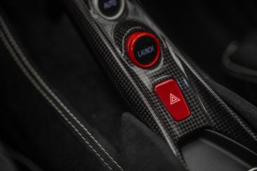 Ferrari F8 Tributo — photo 46