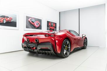 Ferrari SF90 Spider — photo 3