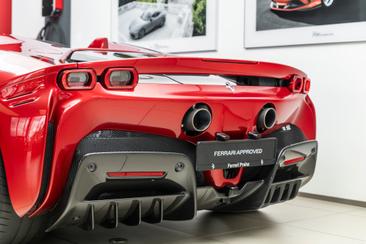 Ferrari SF90 Spider — photo 8