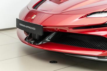 Ferrari SF90 Spider — photo 9