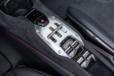 Ferrari SF90 Spider — photo 20