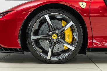 Ferrari SF90 Spider — photo 29