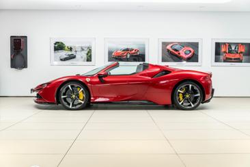 Ferrari SF90 Spider — photo 30