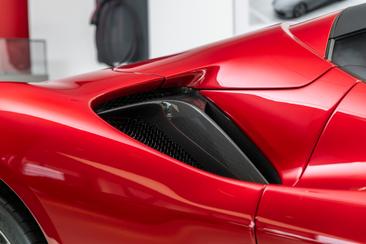 Ferrari SF90 Spider — photo 45