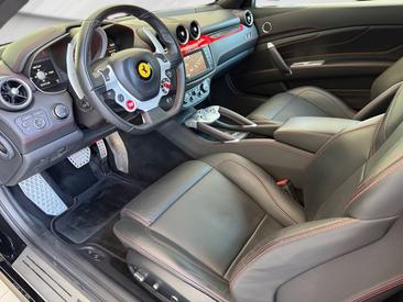 Ferrari FF — photo 5