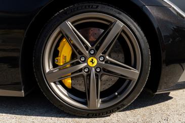 Ferrari F12 Berlinetta — photo 12