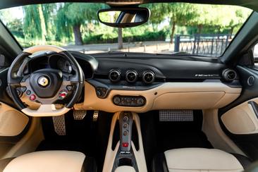 Ferrari F12 Berlinetta — photo 39