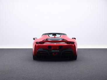 Ferrari SF90 Spider — photo 4