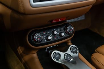 Ferrari California — photo 9