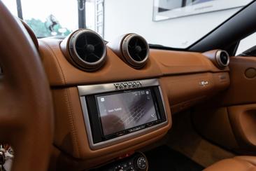 Ferrari California — photo 10