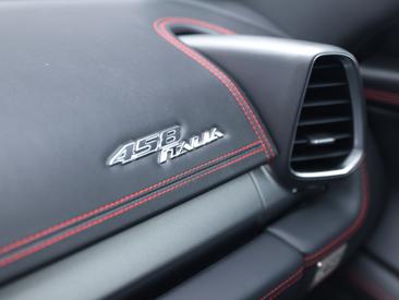 Ferrari 458 Italia — photo 22