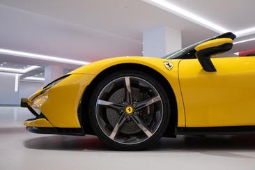 Ferrari SF90 Spider — photo 9