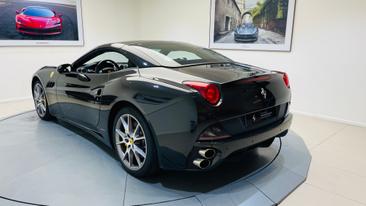Ferrari California — photo 11
