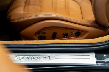 Ferrari California — photo 23