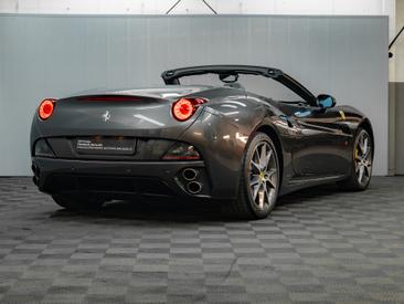 Ferrari California — photo 3