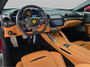 Ferrari GTC4Lusso — photo 5