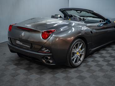 Ferrari California — photo 33