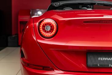 Ferrari California T — photo 12
