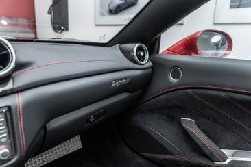 Ferrari California T — photo 18