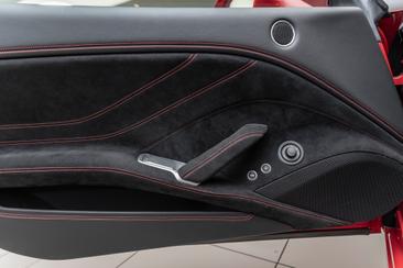 Ferrari California T — photo 25