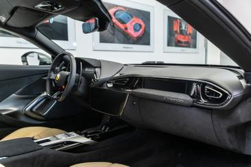 Ferrari 12 Cilindri — photo 18