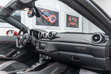 Ferrari California T — photo 44