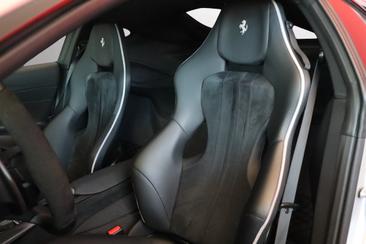 Ferrari 812 Superfast — photo 6