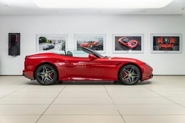 Ferrari California T — photo 51