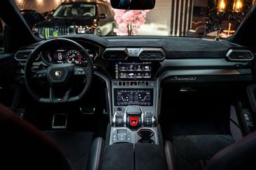 Lamborghini Urus Performante — photo 22