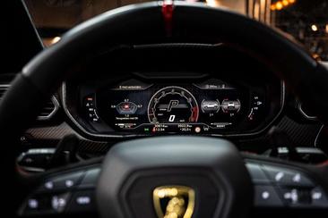Lamborghini Urus Performante — photo 25