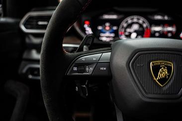 Lamborghini Urus Performante — photo 27