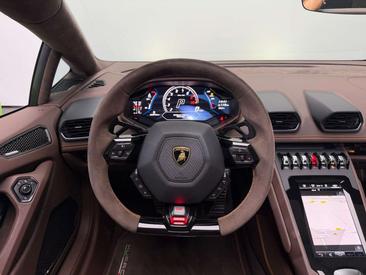 Lamborghini Huracán Evo Spyder — photo 27