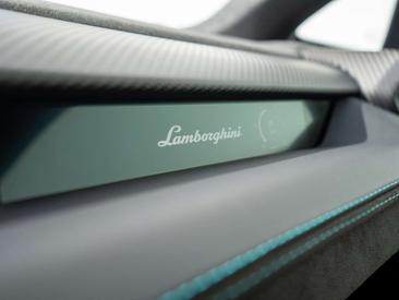 Lamborghini Revuelto Ad Personam — photo 31
