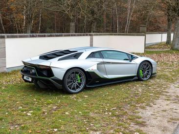 Lamborghini Aventador — photo 7