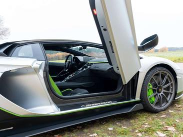 Lamborghini Aventador — photo 14