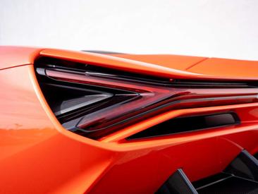 Lamborghini Revuelto — photo 20