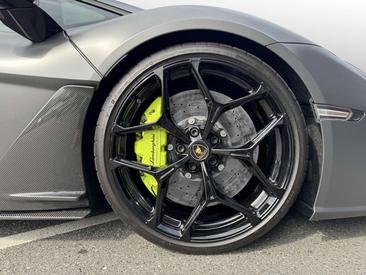 Lamborghini Revuelto — photo 6