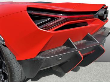 Lamborghini Revuelto — photo 12