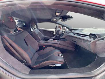 Lamborghini Revuelto — photo 19