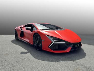 Lamborghini Revuelto — photo 30