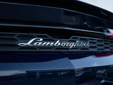 Lamborghini Urus Urus SE — photo 26