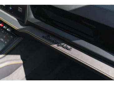 Lamborghini Urus Urus SE — photo 24